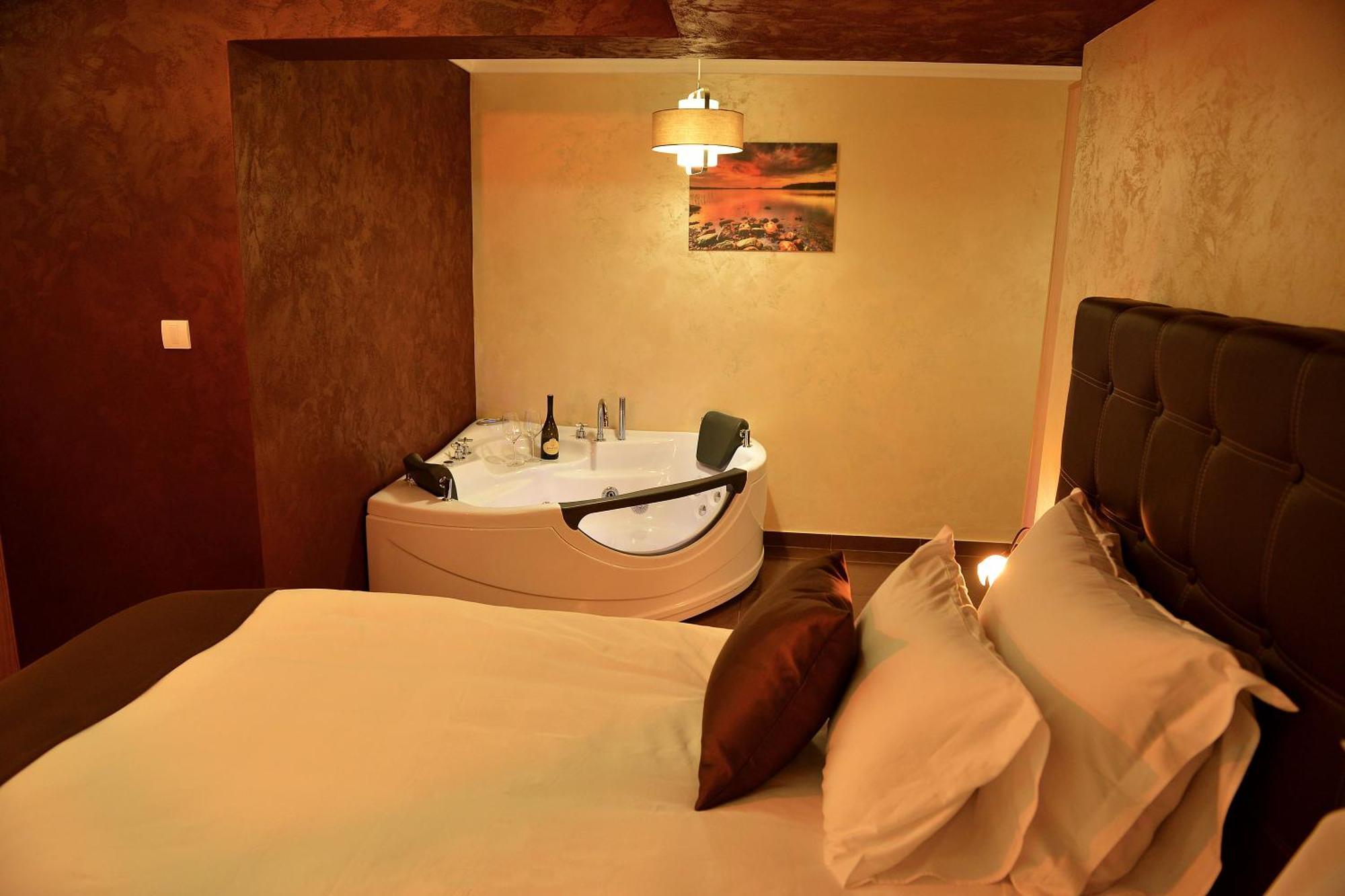 Restaurant & Apartments & Rooms Avenia Ruma Exterior foto