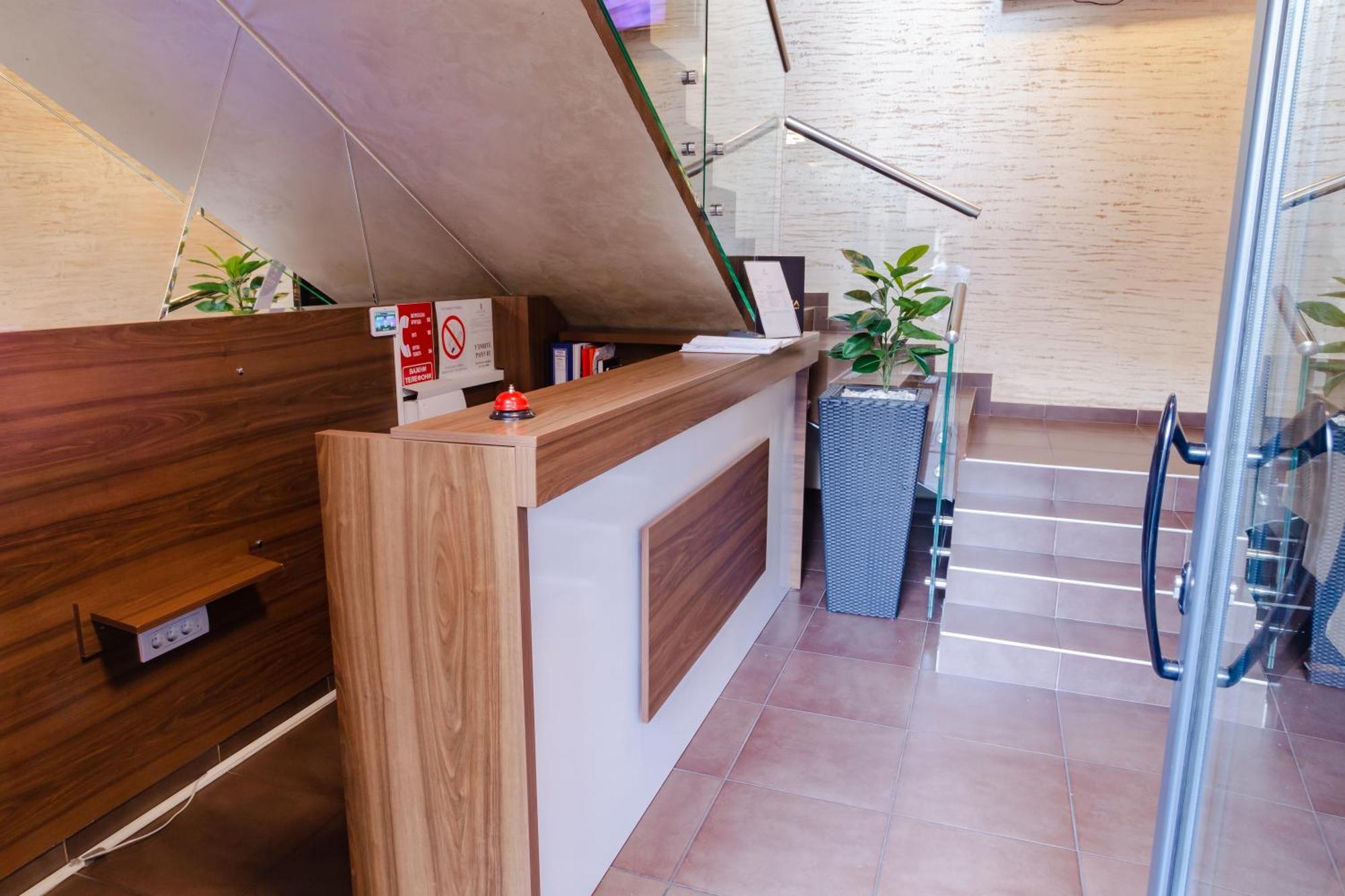 Restaurant & Apartments & Rooms Avenia Ruma Exterior foto